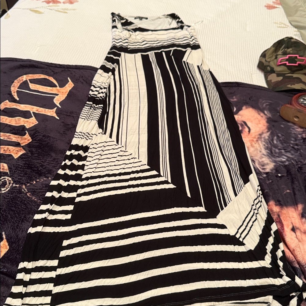 Verona Black and White Striped stretch sleeveless Maxi Dress-LG